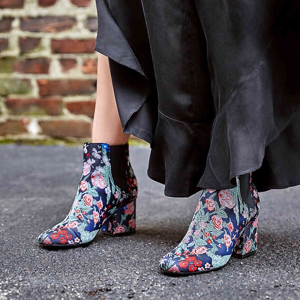 Indigo Rd Veraly Chelsea Floral Embroidered Boots